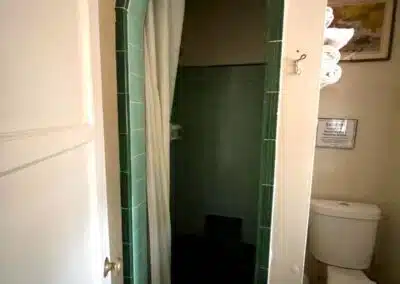 Sierra Pelona Motel - Bathroom 3