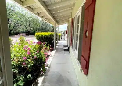 Sierra Pelona Motel - Outside 14