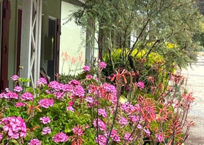 Sierra Pelona Motel - Outside 18