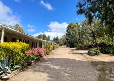 Sierra Pelona Motel - Outside 27