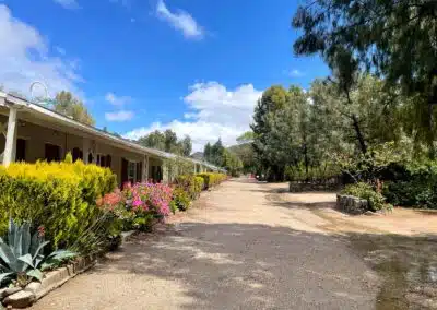 Sierra Pelona Motel - Outside 27