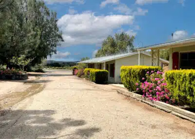 Sierra Pelona Motel - Outside 28