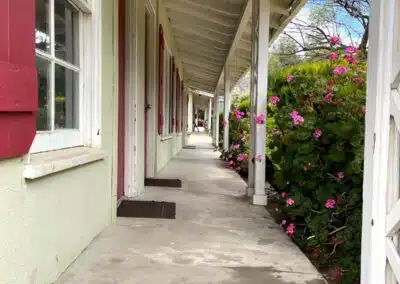 Sierra Pelona Motel - Outside 6