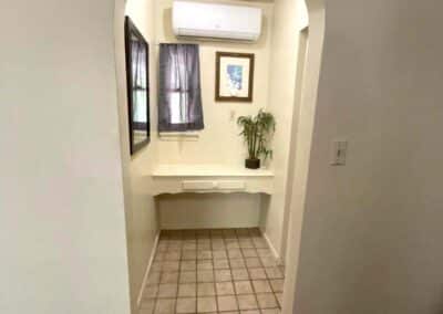 Sierra Pelona Motel - Vanity Area 4